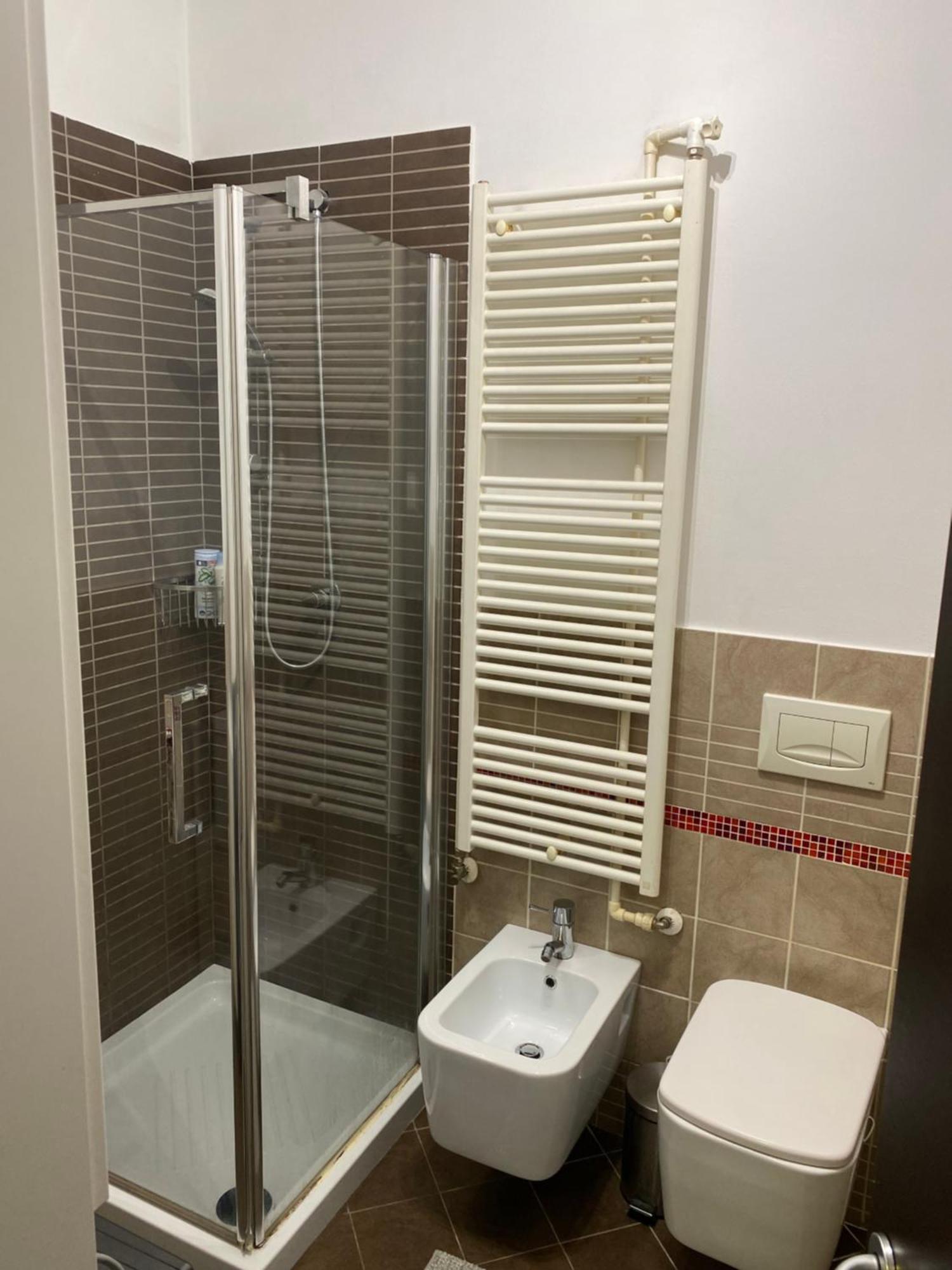 Royal Suite Unirii-2 Bdr Apartment بوخارست المظهر الخارجي الصورة