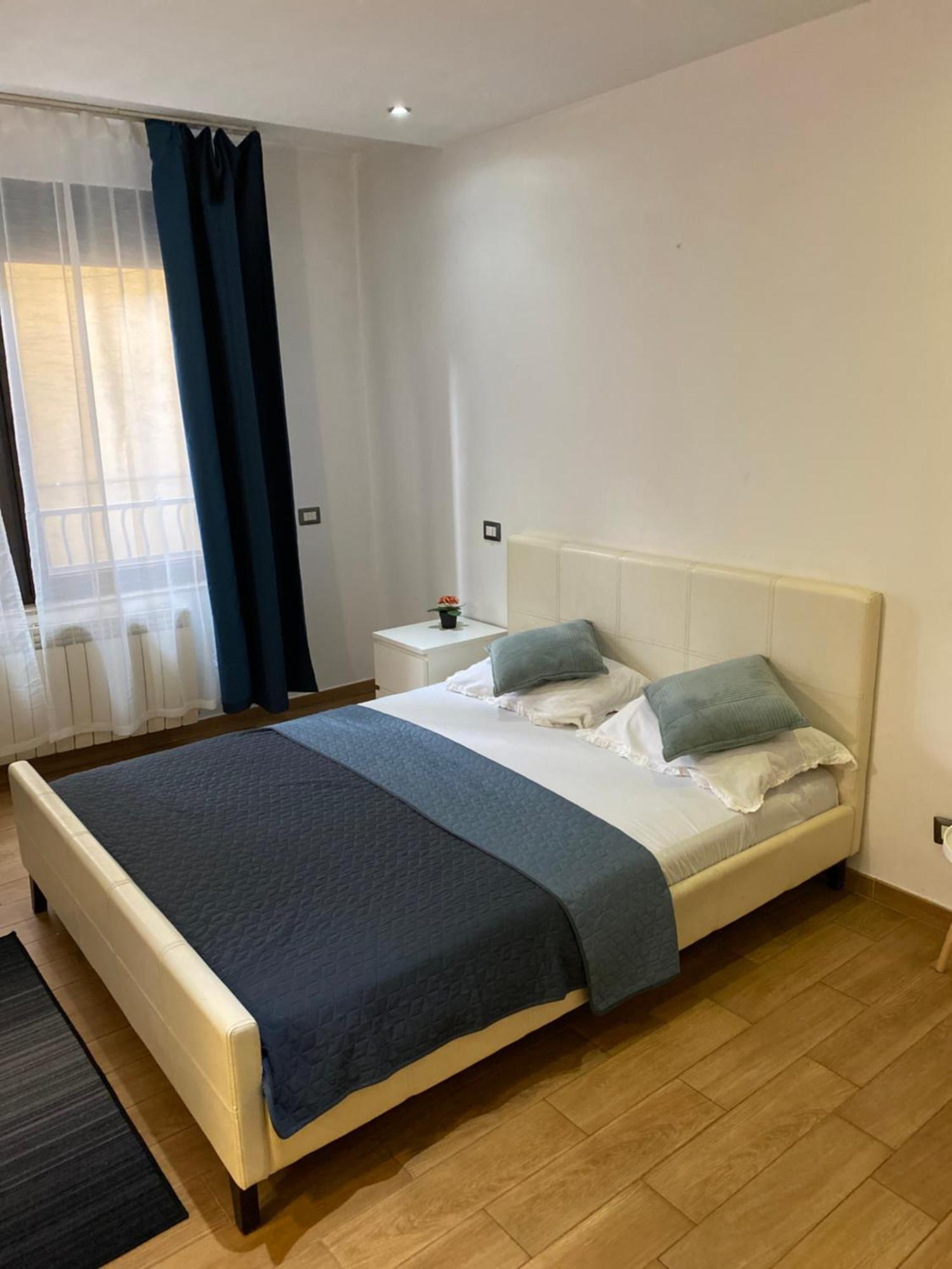 Royal Suite Unirii-2 Bdr Apartment بوخارست المظهر الخارجي الصورة