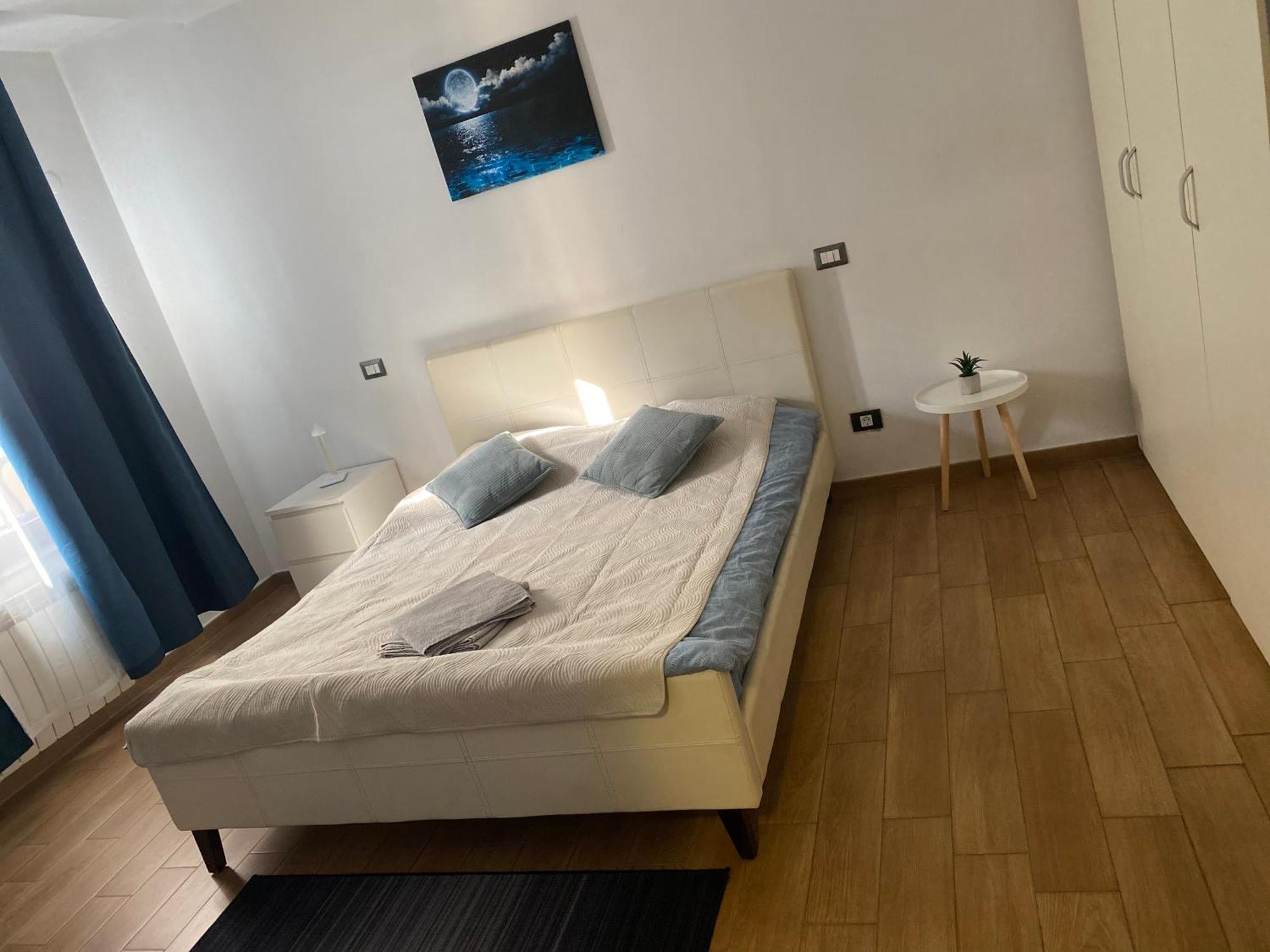 Royal Suite Unirii-2 Bdr Apartment بوخارست المظهر الخارجي الصورة