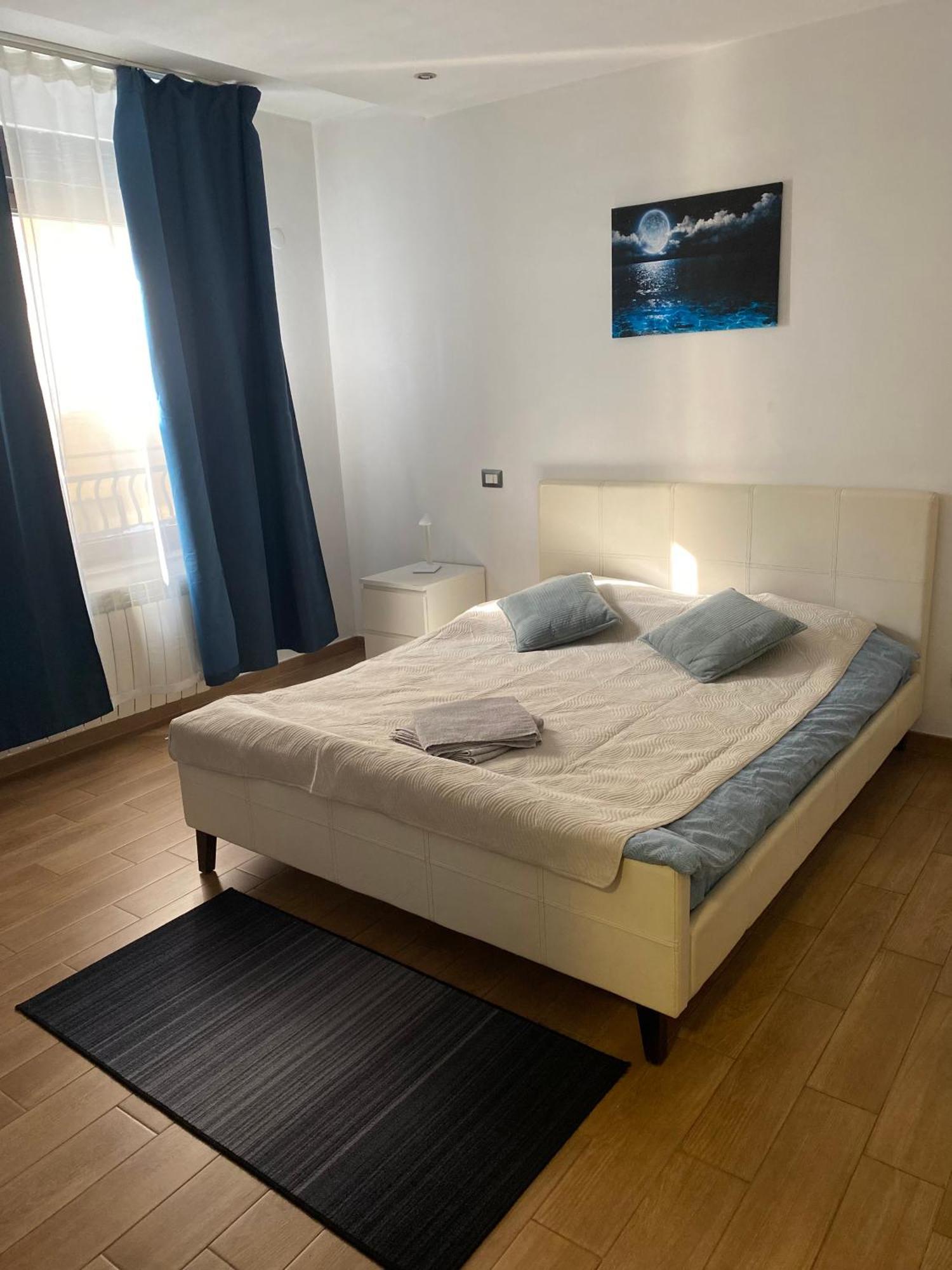 Royal Suite Unirii-2 Bdr Apartment بوخارست المظهر الخارجي الصورة